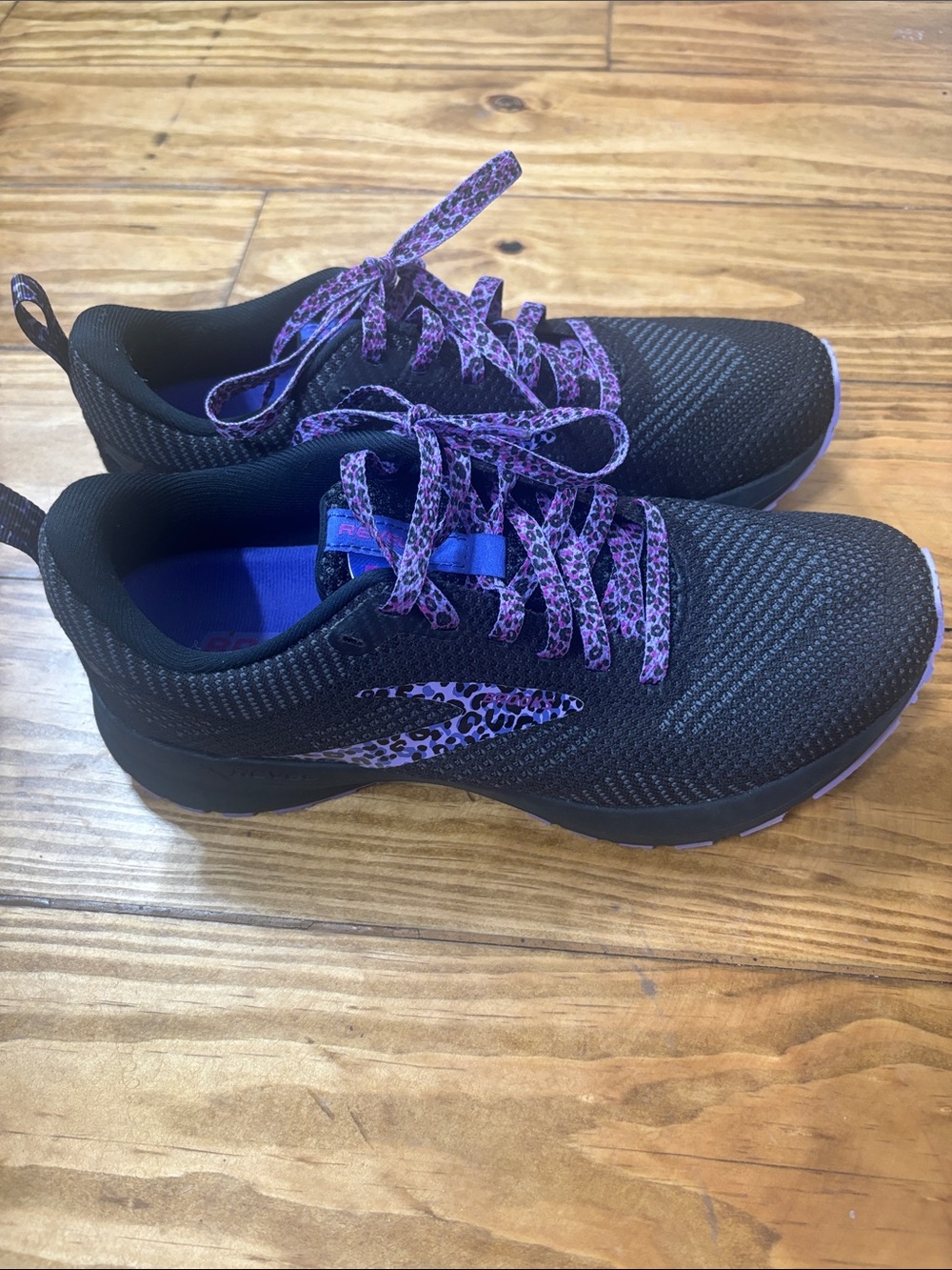 Brooks Women’s Revel 5 Run Wild Shoes Black Electric Cheetah Size 8.5 Worn Once